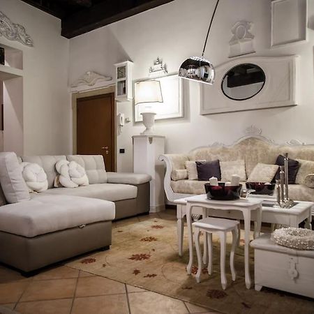 Piazza Erbe Luxury Apartment فيرونا المظهر الخارجي الصورة