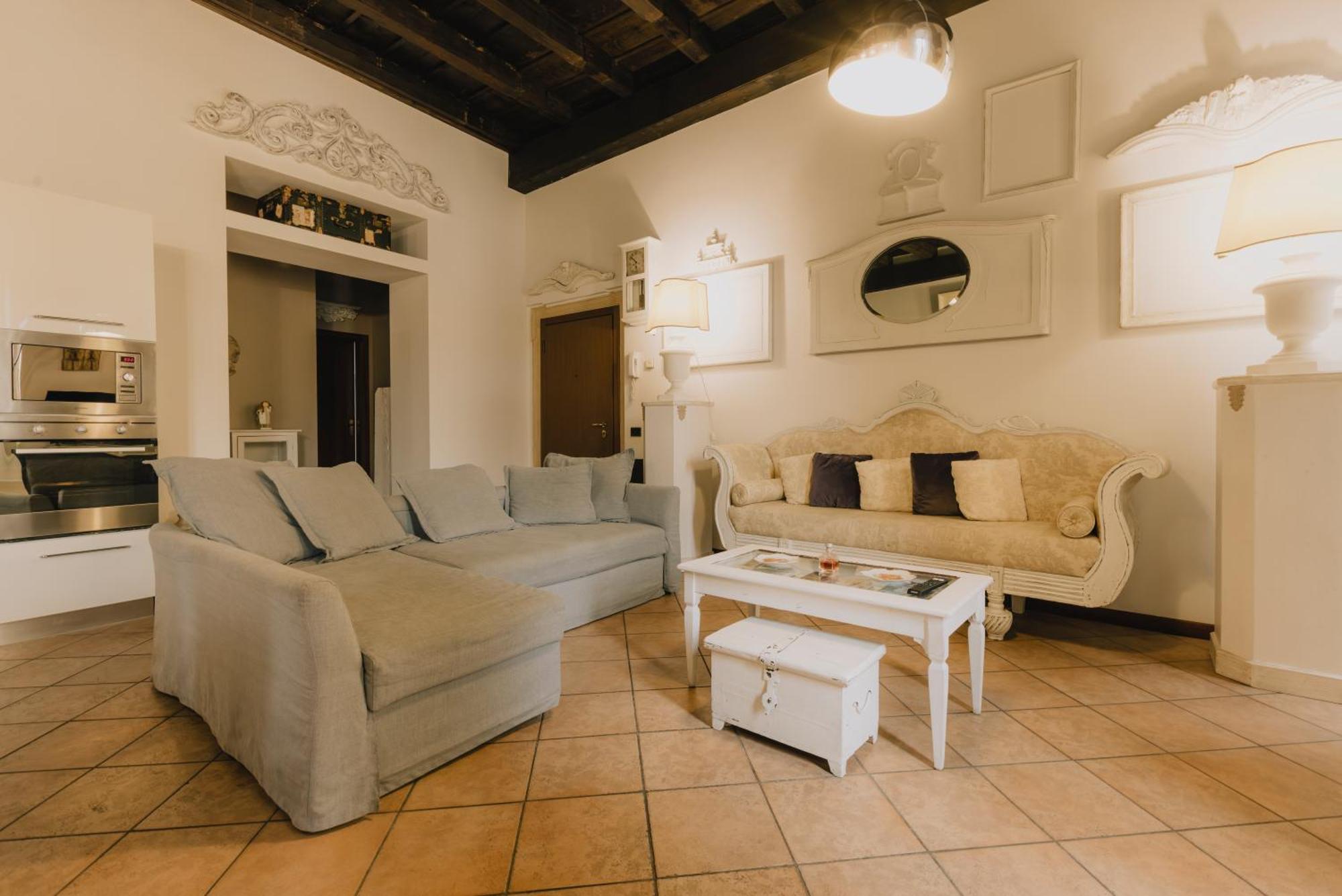 Piazza Erbe Luxury Apartment فيرونا المظهر الخارجي الصورة