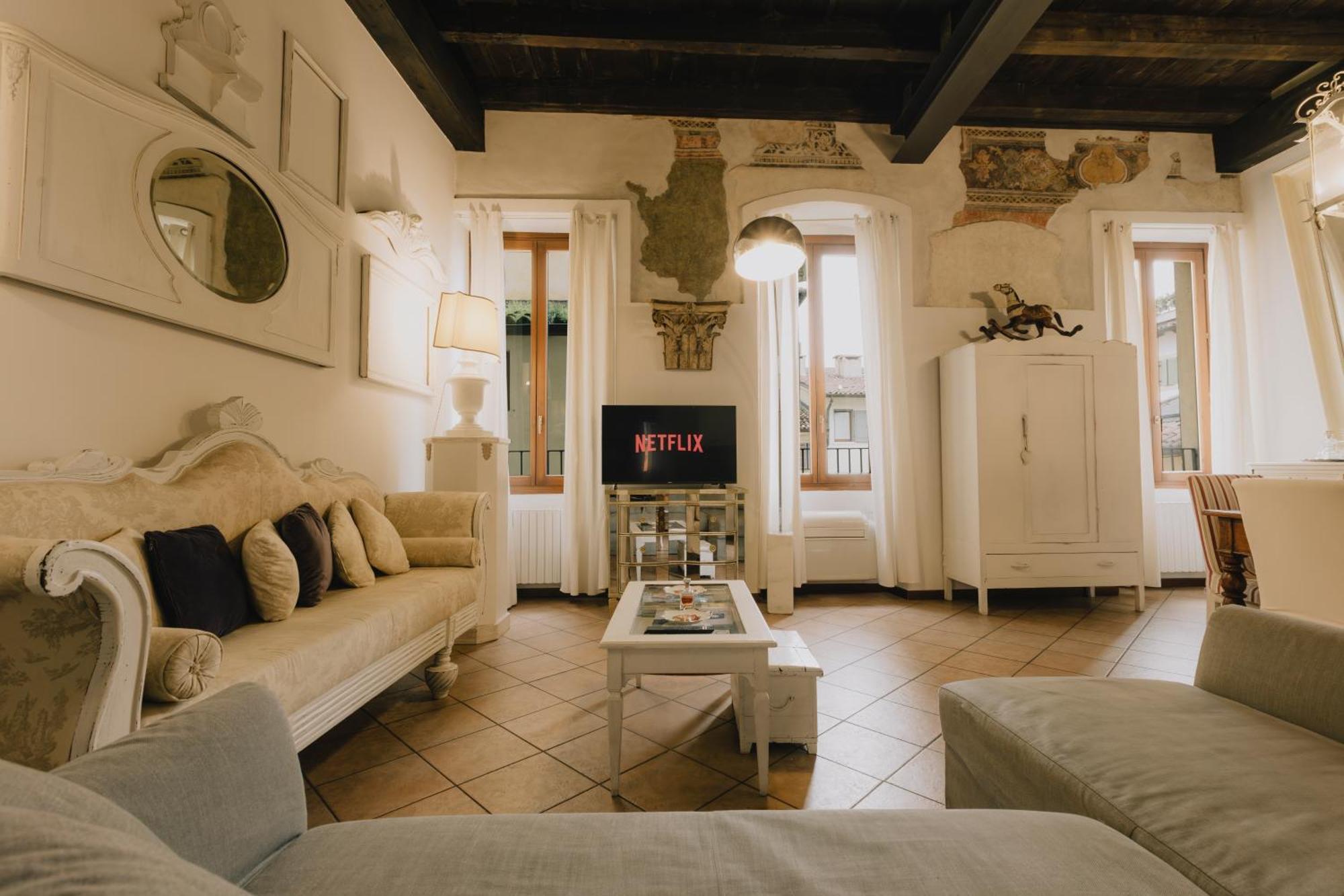 Piazza Erbe Luxury Apartment فيرونا المظهر الخارجي الصورة